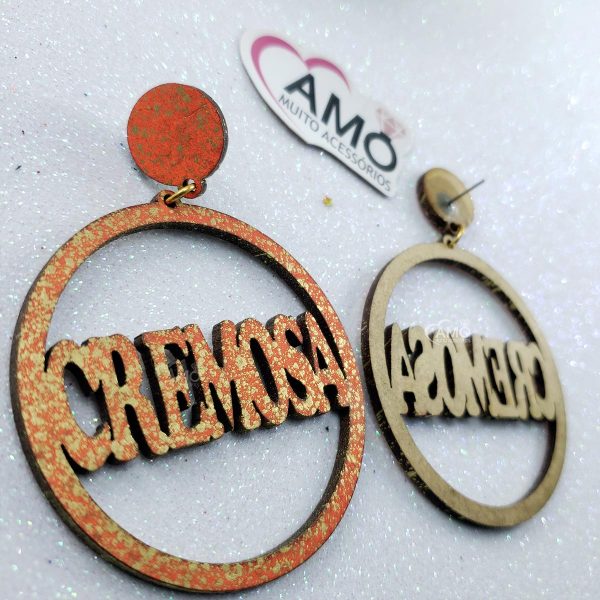 Brinco Cremosa em Mdf Pintura Brilhante Dourada e Laranja neon - Imagem 2