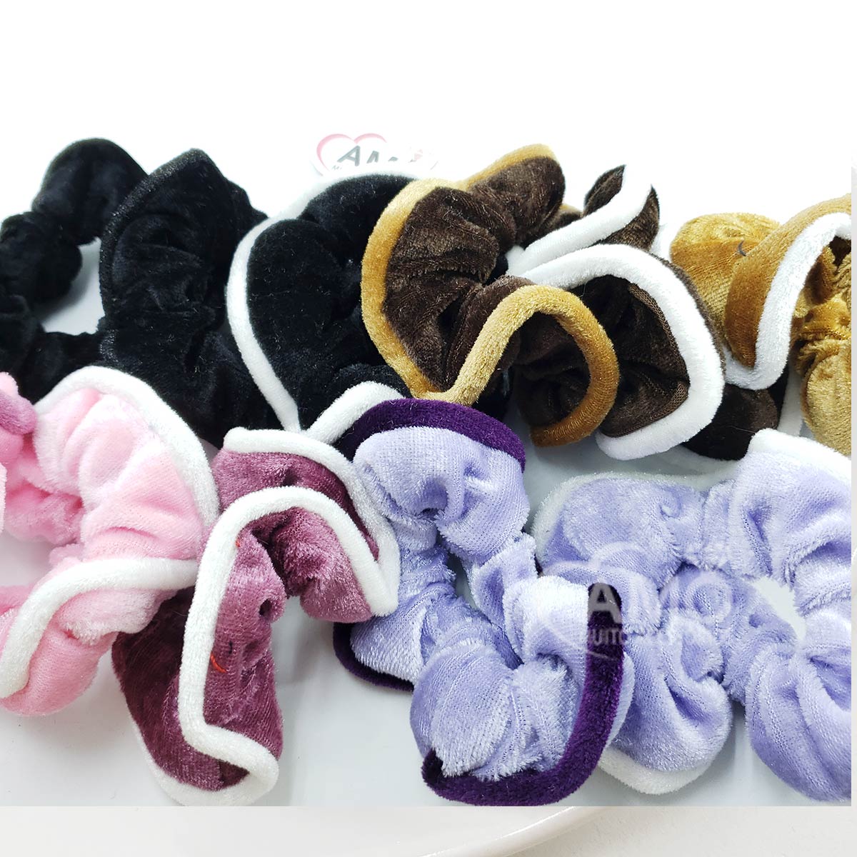 Scrunchie De Listras Para Cabelo Com Laço - Preto E Branco - Relikie  Semijoias