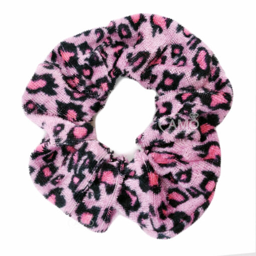 Scrunchie Xuxinha de veludo – Animal Print Rosa